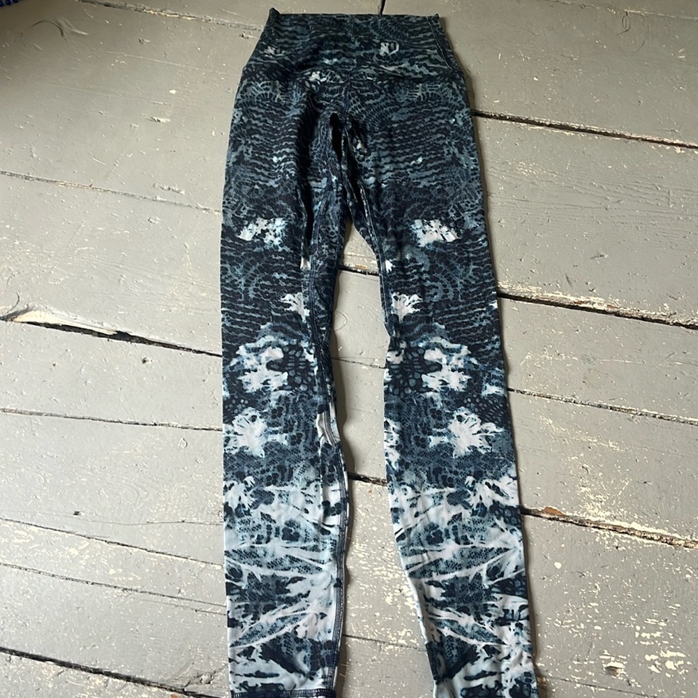 LULULEMON ALIGNS- size 2